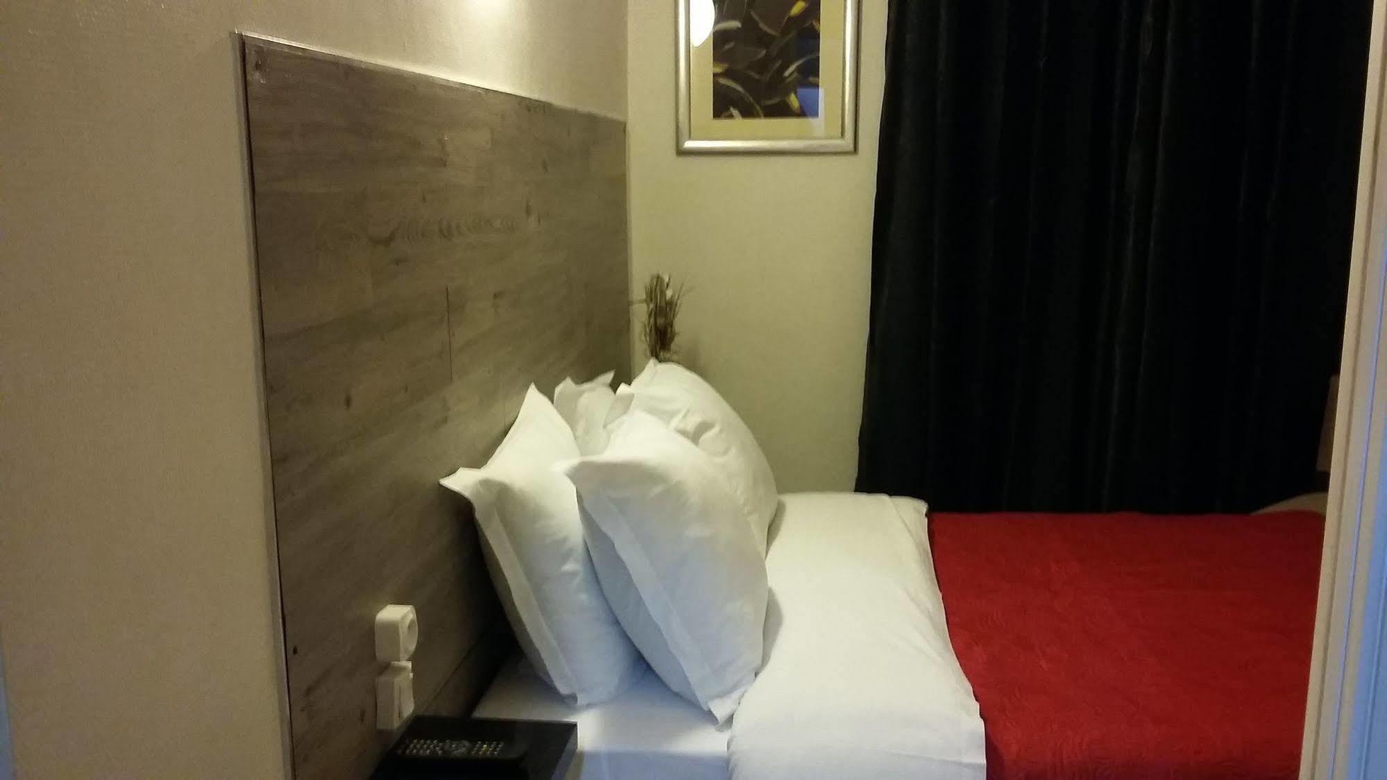 Hotel Nice Savoie Saint-Laurent-du-Var Eksteriør bilde